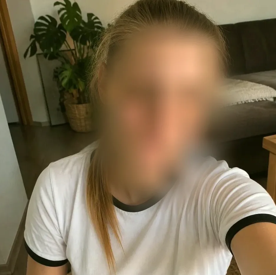 Olivia, 21