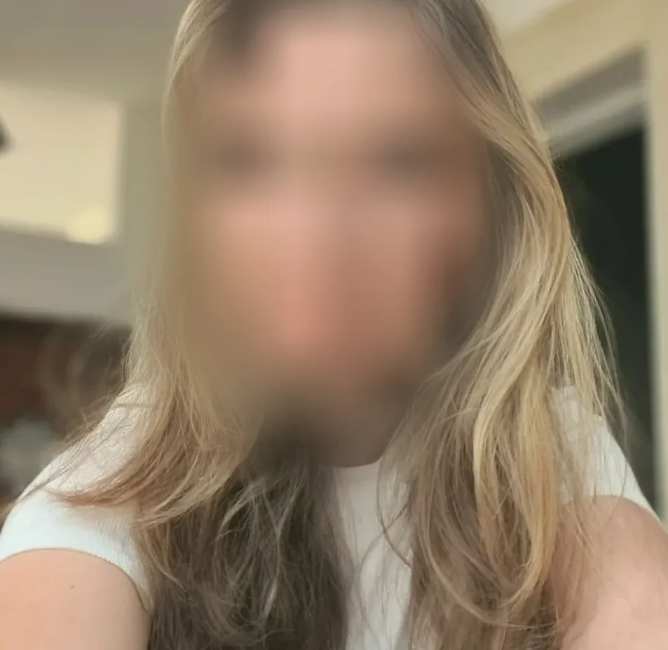 Sarah, 22